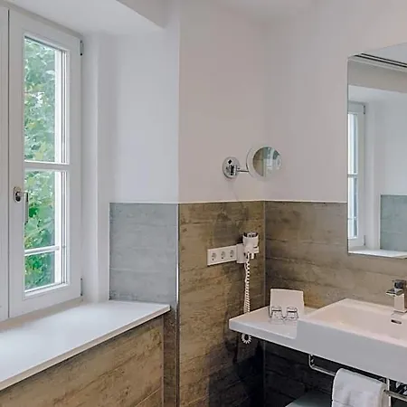 Little 7 - Boutique Ratisbona