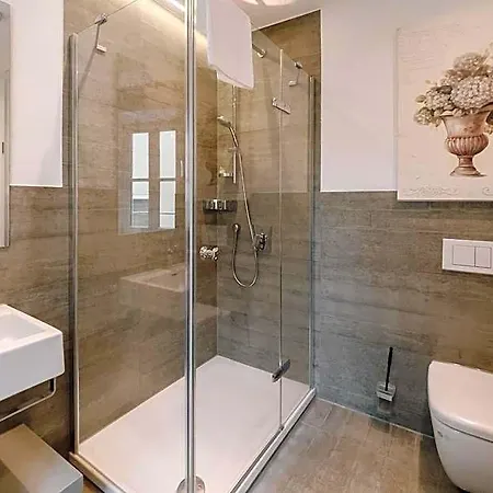 Little 7 - Boutique Ratisbona